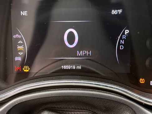 Used 2018 Jeep Grand Cherokee Altitude RWD image 6