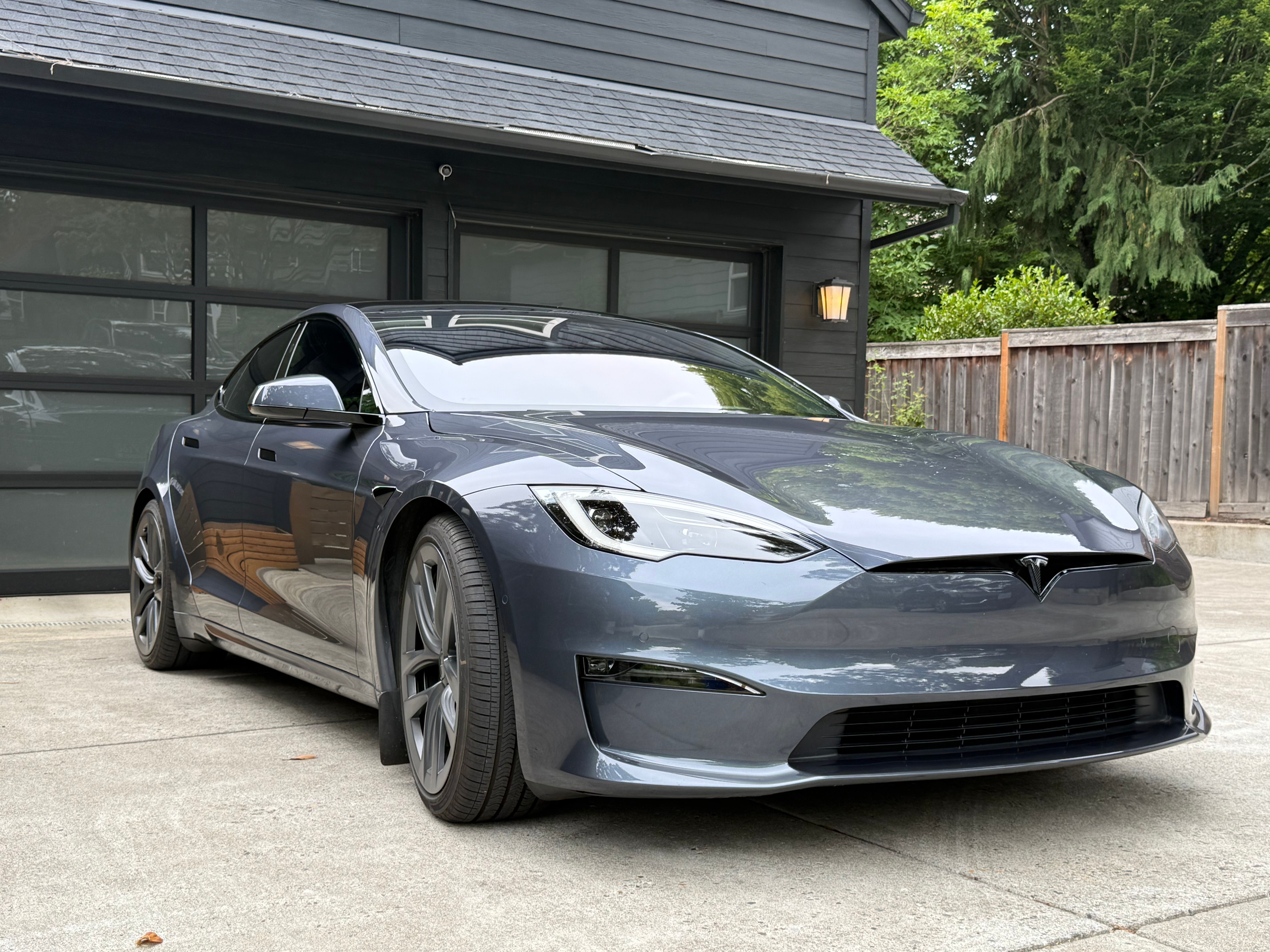 Used 2022 Tesla Model S Standard Range AWD/4WD image 1