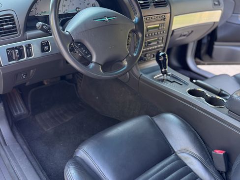 Used 2002 Ford Thunderbird image 17