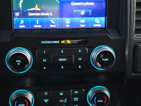 Used 2019 Ford F150 Lariat w/ Equipment Group 502A Luxury image 10