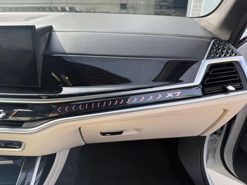 Used 2026 BMW X7 xDrive40i w/ Executive Package image 23