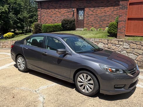 Used 2015 Honda Accord EX-L image 2