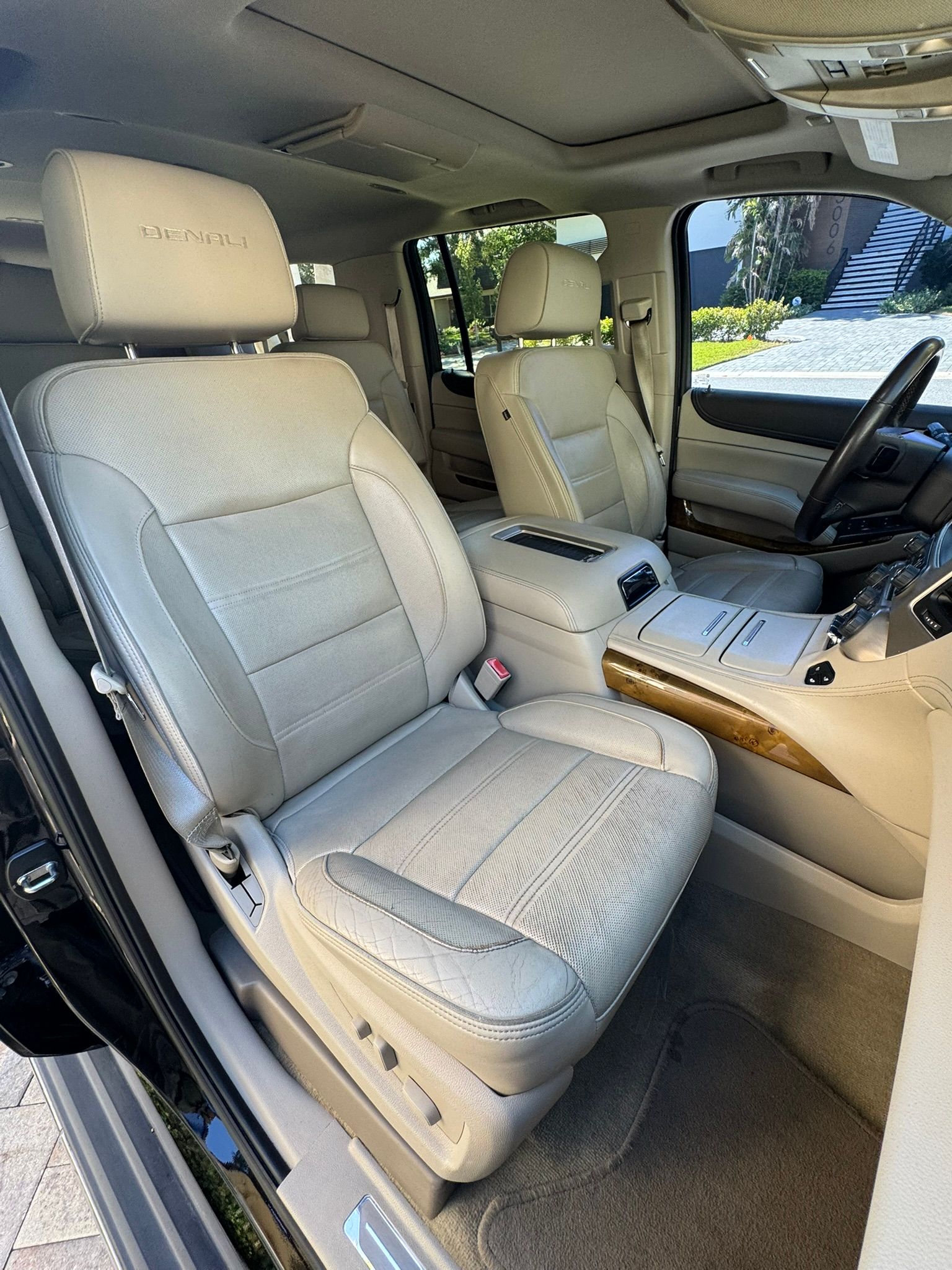 Used 2017 GMC Yukon XL Denali w/ Open Road Package AWD/4WD image 20
