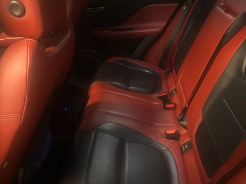 Used 2019 Jaguar F-PACE S image 5