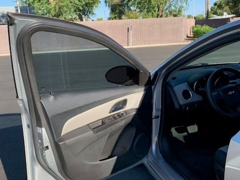 Used 2016 Chevrolet Cruze LS image 12