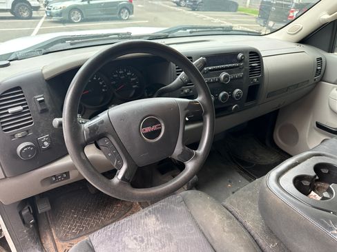 Used 2011 GMC Sierra 1500 W/T AWD/4WD image 10