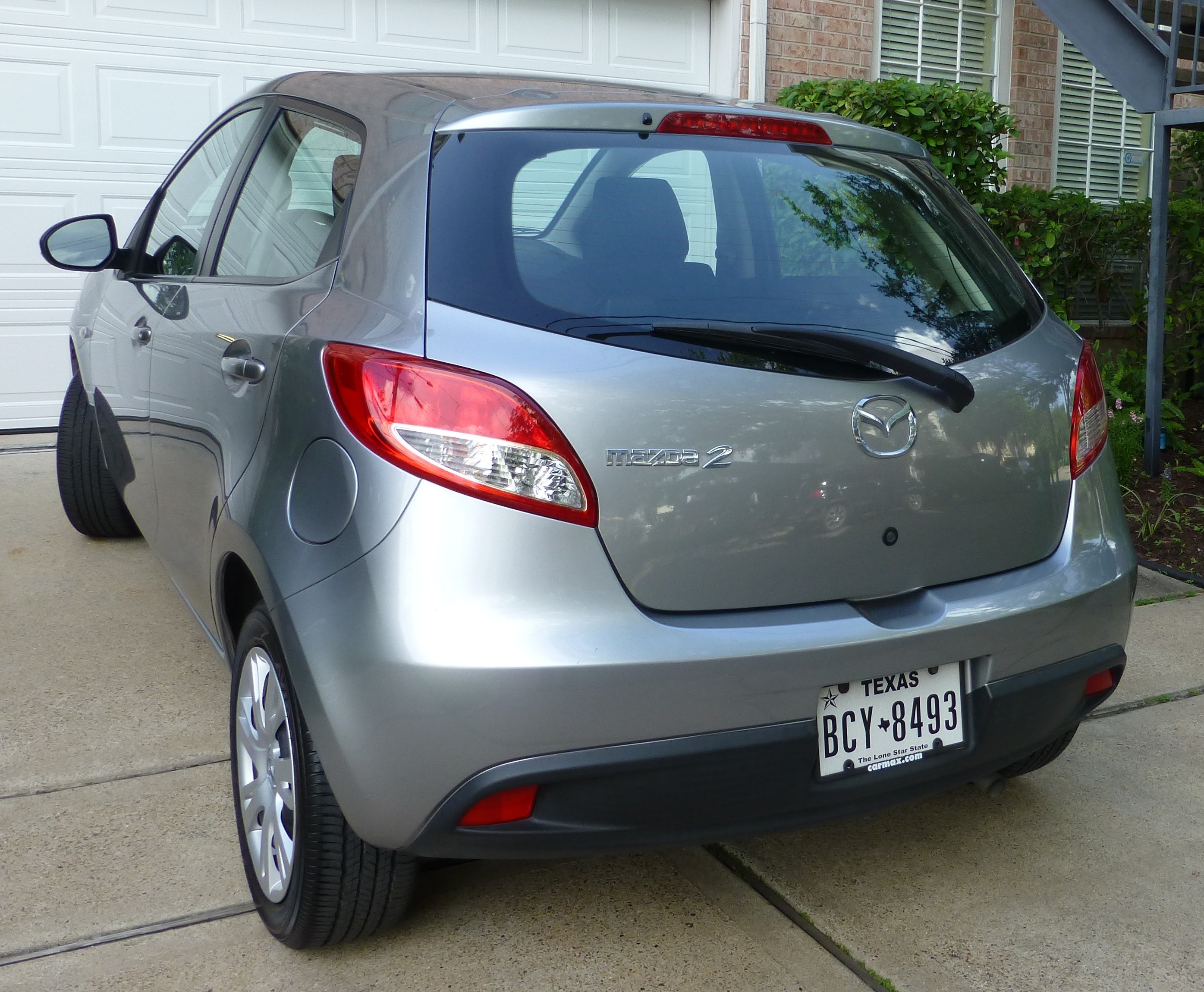 Used 2012 MAZDA MAZDA2 Sport FWD image 1