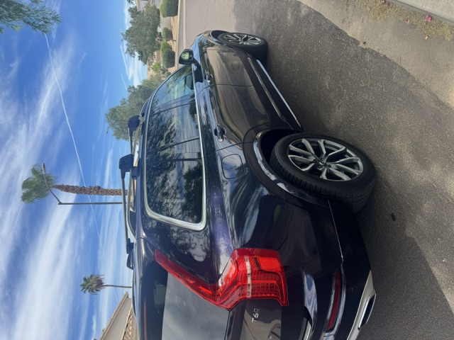 Used 2016 Volvo XC90 T6 Momentum w/ Momentum Plus Package AWD/4WD image 4