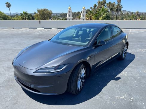 Used 2024 Tesla Model 3 Standard Range RWD image 10