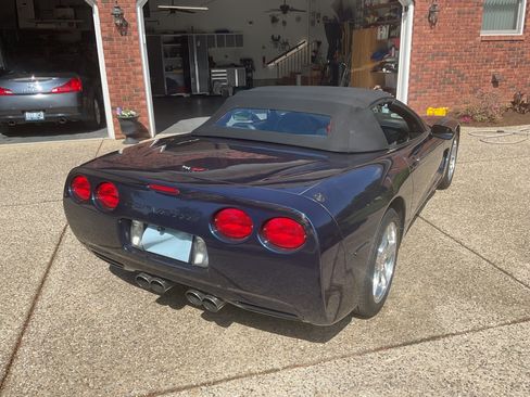 Used 2001 Chevrolet Corvette Convertible w/ Preferred Equipment Group1 RWD image 11