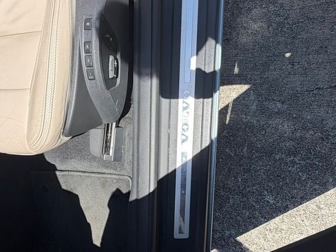 Used 2012 Volvo C70 T5 FWD image 13