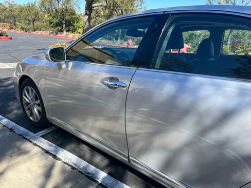 Used 2011 Lexus ES 350 image 1