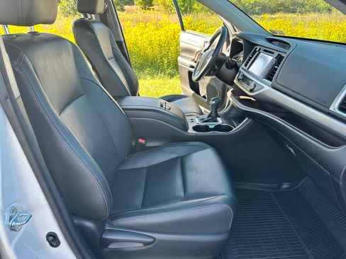 Used 2016 Toyota Highlander XLE image 13