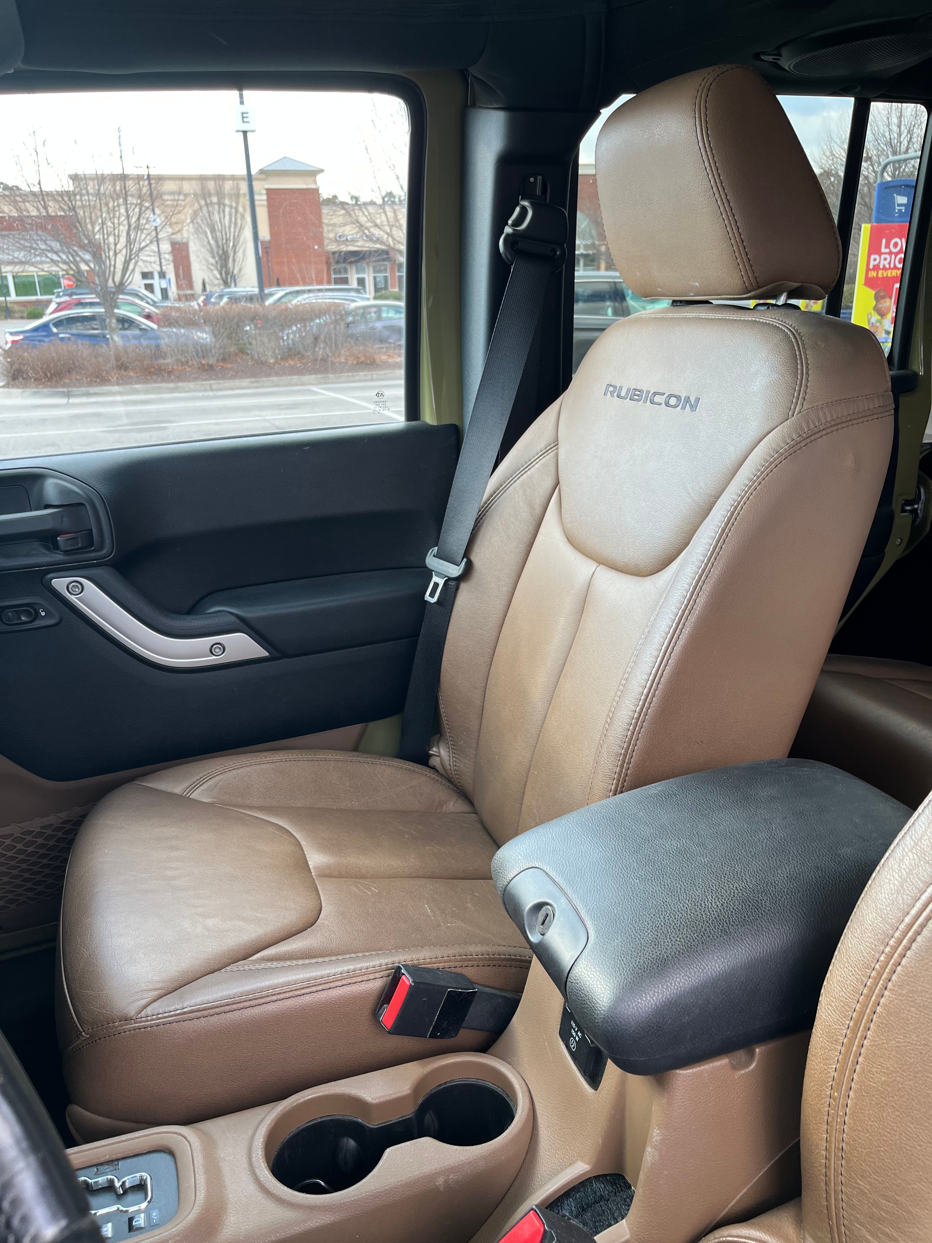 Used 2013 Jeep Wrangler Unlimited Rubicon w/ Connectivity Group AWD/4WD image 19