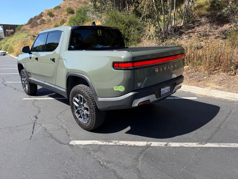Used 2022 Rivian R1T Launch Edition image 5
