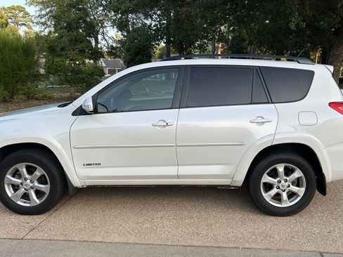 Used 2010 Toyota RAV4 Limited w/ Limited Extra Value Pkg AWD/4WD image 5