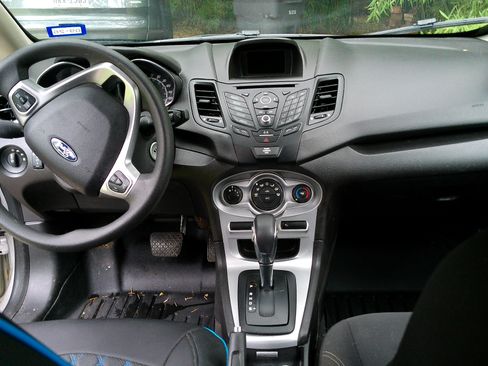 Used 2018 Ford Fiesta SE FWD image 5