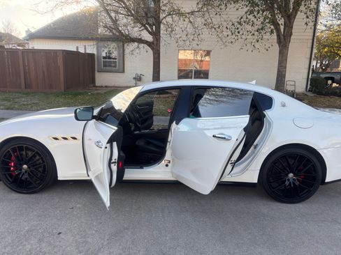 Used 2014 Maserati Quattroporte GTS image 17