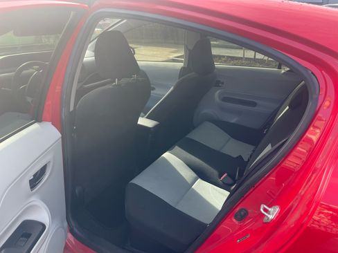 Used 2014 Toyota Prius C One image 5