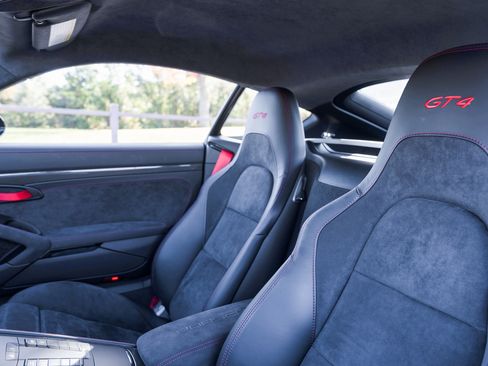 Used 2021 Porsche 718 Cayman GT4 image 18