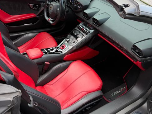Used 2018 Lamborghini Huracan LP 580-2 RWD image 17