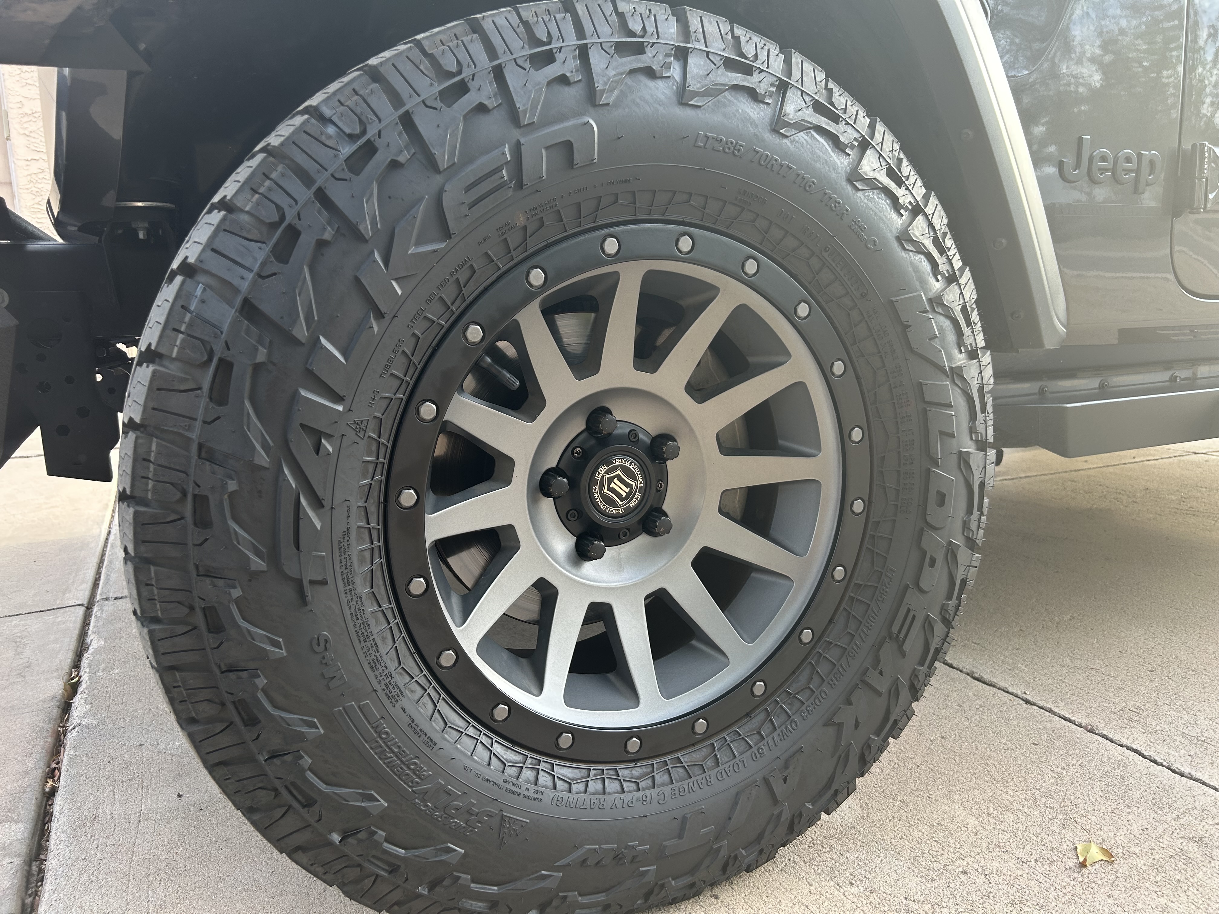 Used 2024 Jeep Wrangler Unlimited Sport AWD/4WD image 19