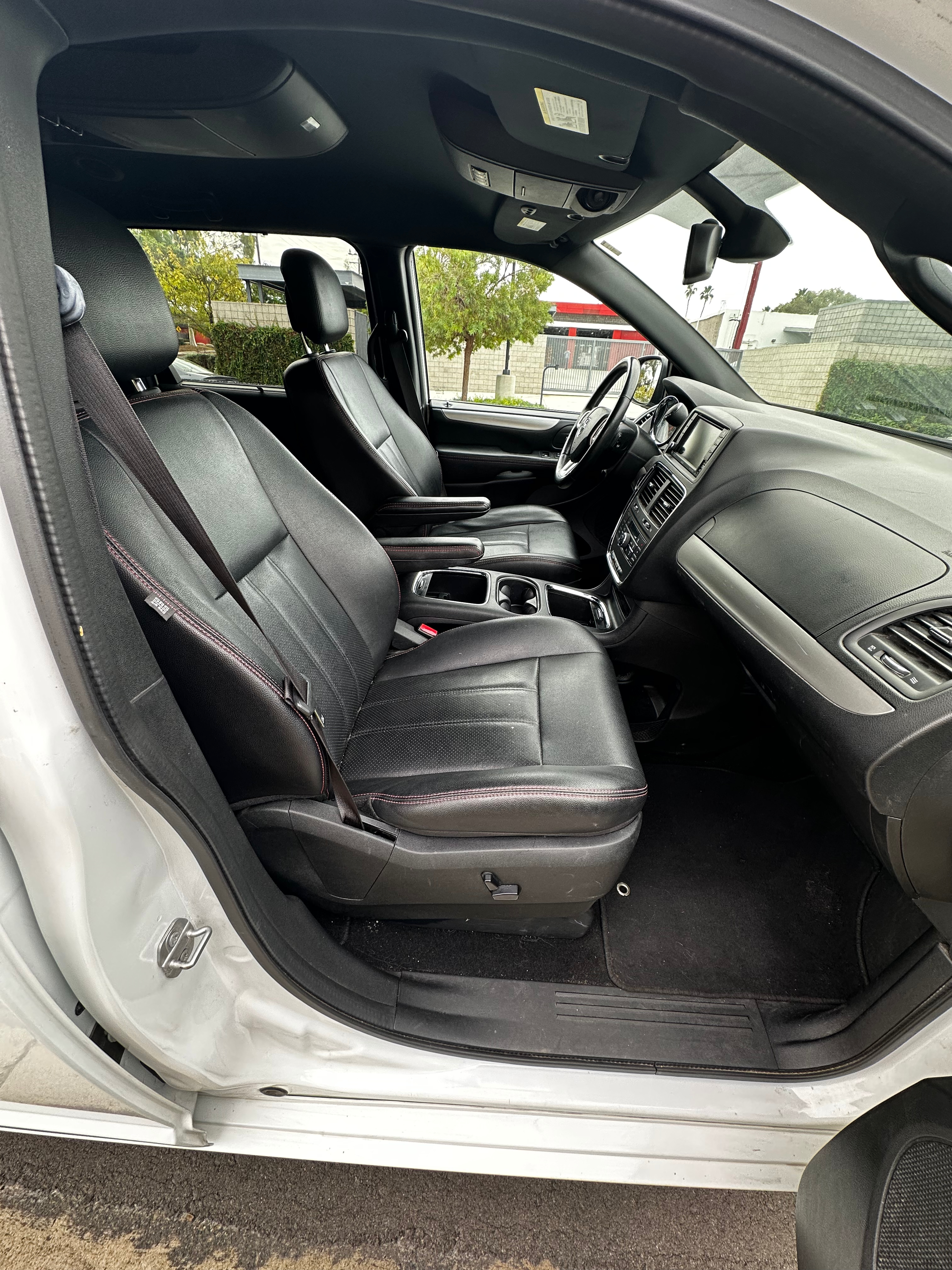 Used 2019 Dodge Grand Caravan GT FWD image 16