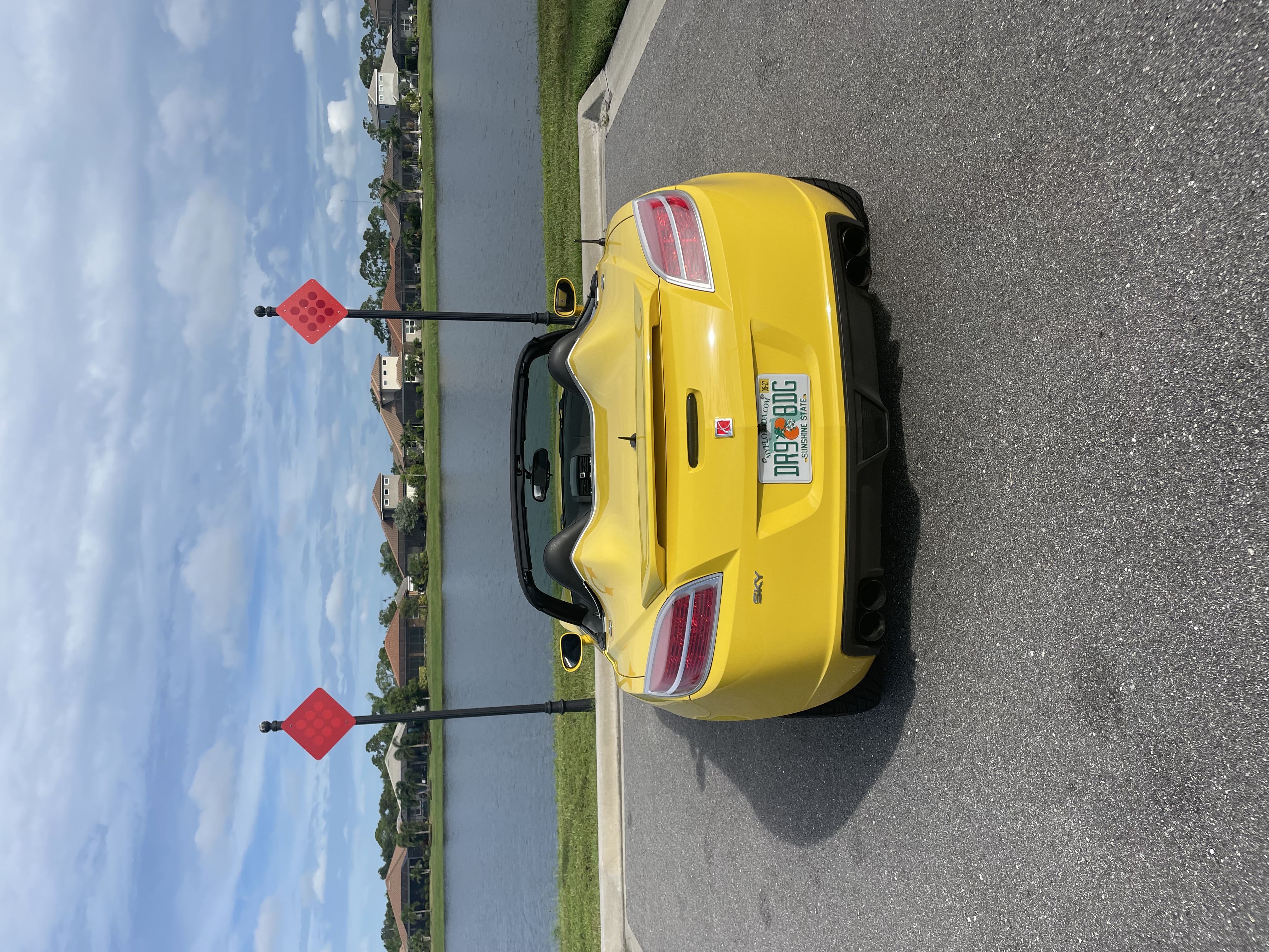 Used 2008 Saturn Sky w/ Premium Trim Package RWD image 2