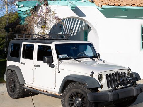 Used 2008 Jeep Wrangler Unlimited X image 2
