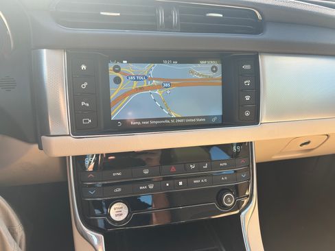 Used 2016 Jaguar XF Prestige RWD image 16