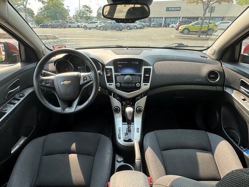 Used 2015 Chevrolet Cruze LT FWD image 11