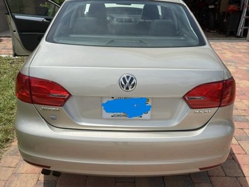 Used 2013 Volkswagen Jetta SE FWD image 11