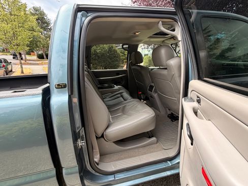Used 2007 Chevrolet Silverado 2500 LT w/ Heavy-Duty Power Package AWD/4WD image 14