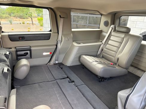 Used 2004 HUMMER H2 w/ Preferred Equipment Group AWD/4WD image 18