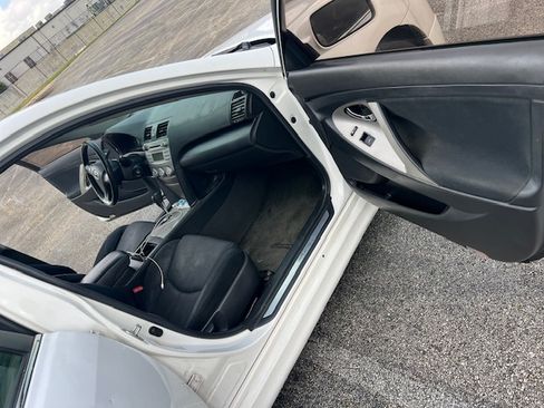 Used 2011 Toyota Camry SE w/ Fleet Convenience Pkg FWD image 11