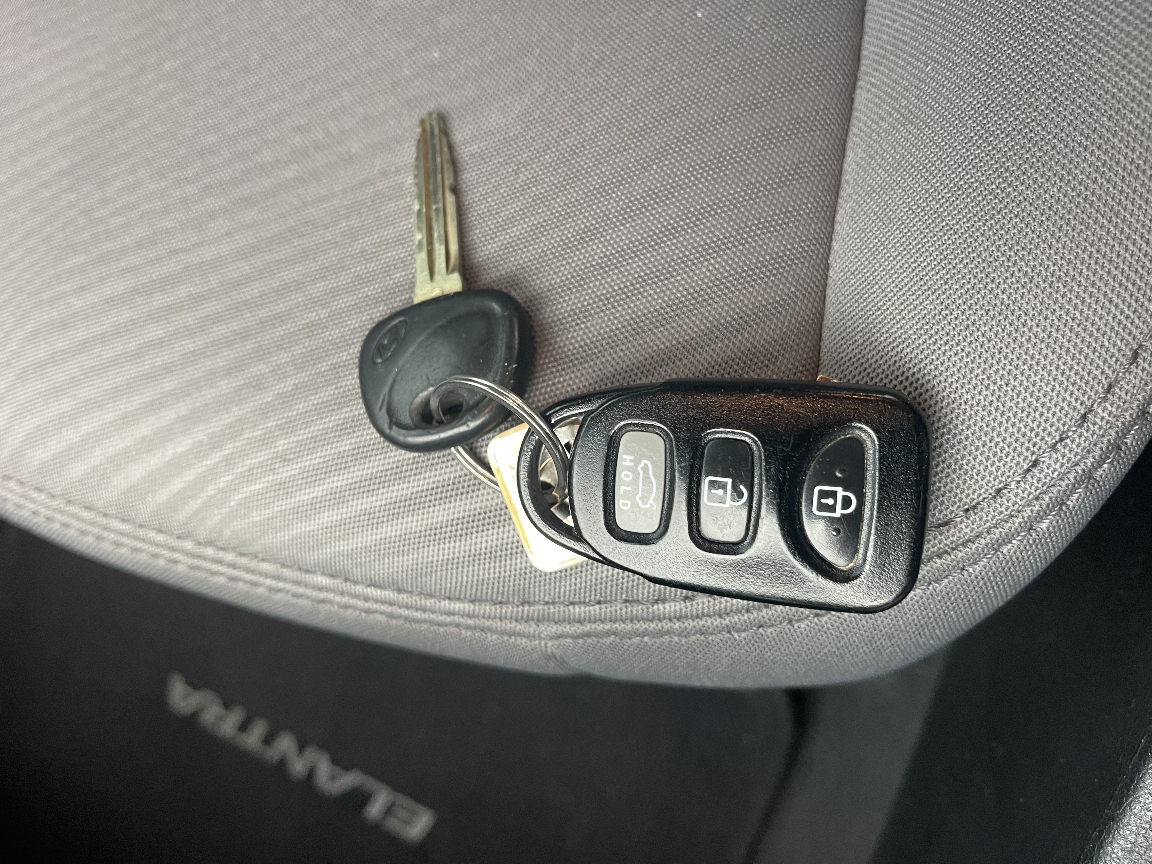 Used 2013 Hyundai Elantra GLS w/ Preferred Pkg FWD image 16