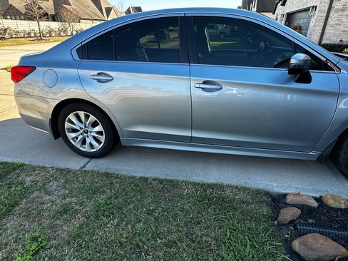 Used 2015 Subaru Legacy 2.5i Premium image 9