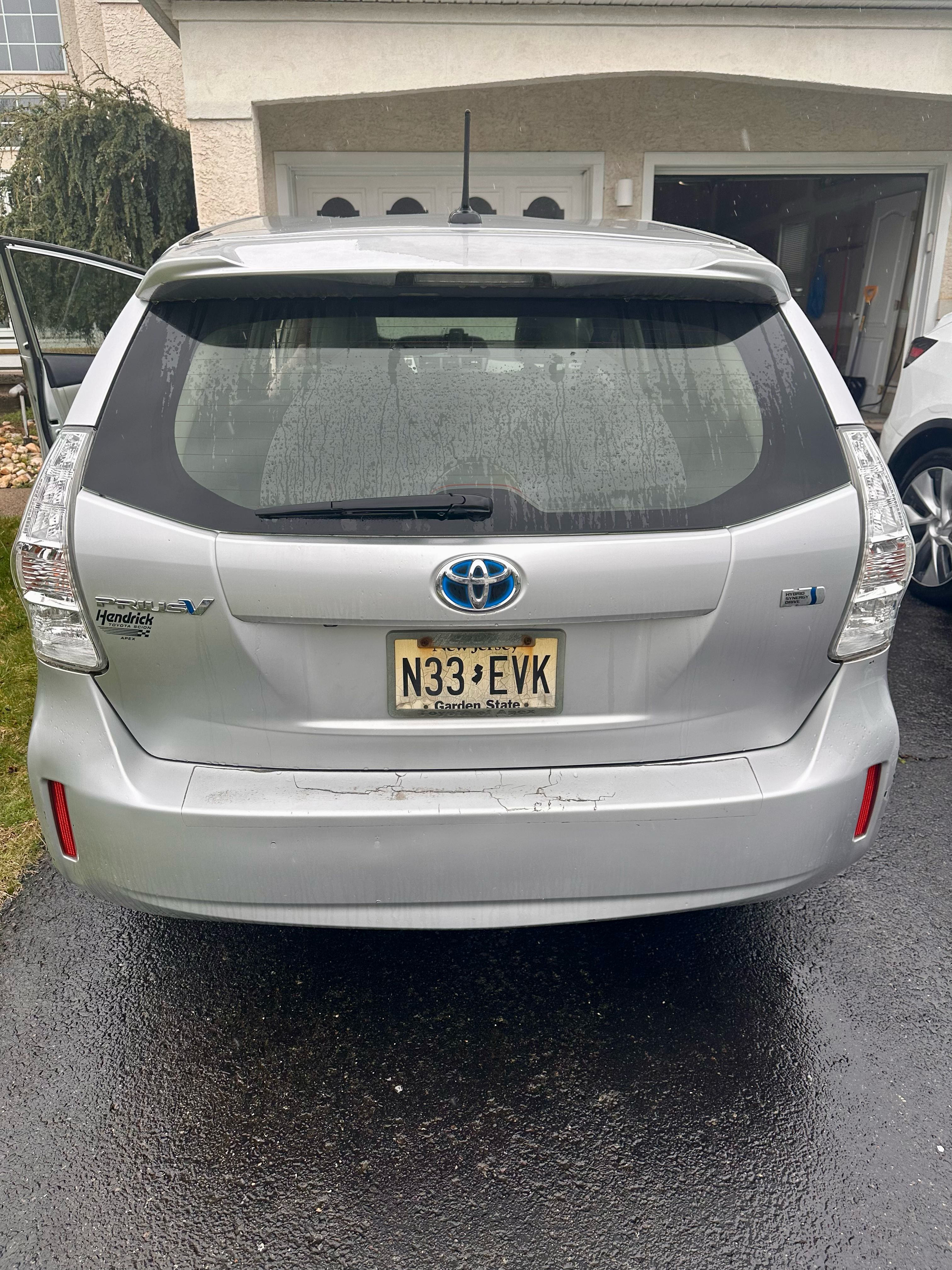 Used 2012 Toyota Prius V Five FWD image 4