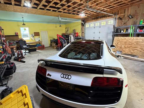 Used 2010 Audi R8 V10 AWD/4WD image 9