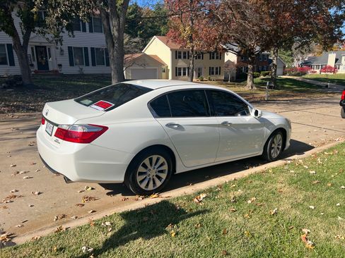 Used 2014 Honda Accord Touring image 2