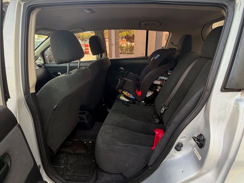 Used 2012 Nissan Versa 1.8 S FWD image 6