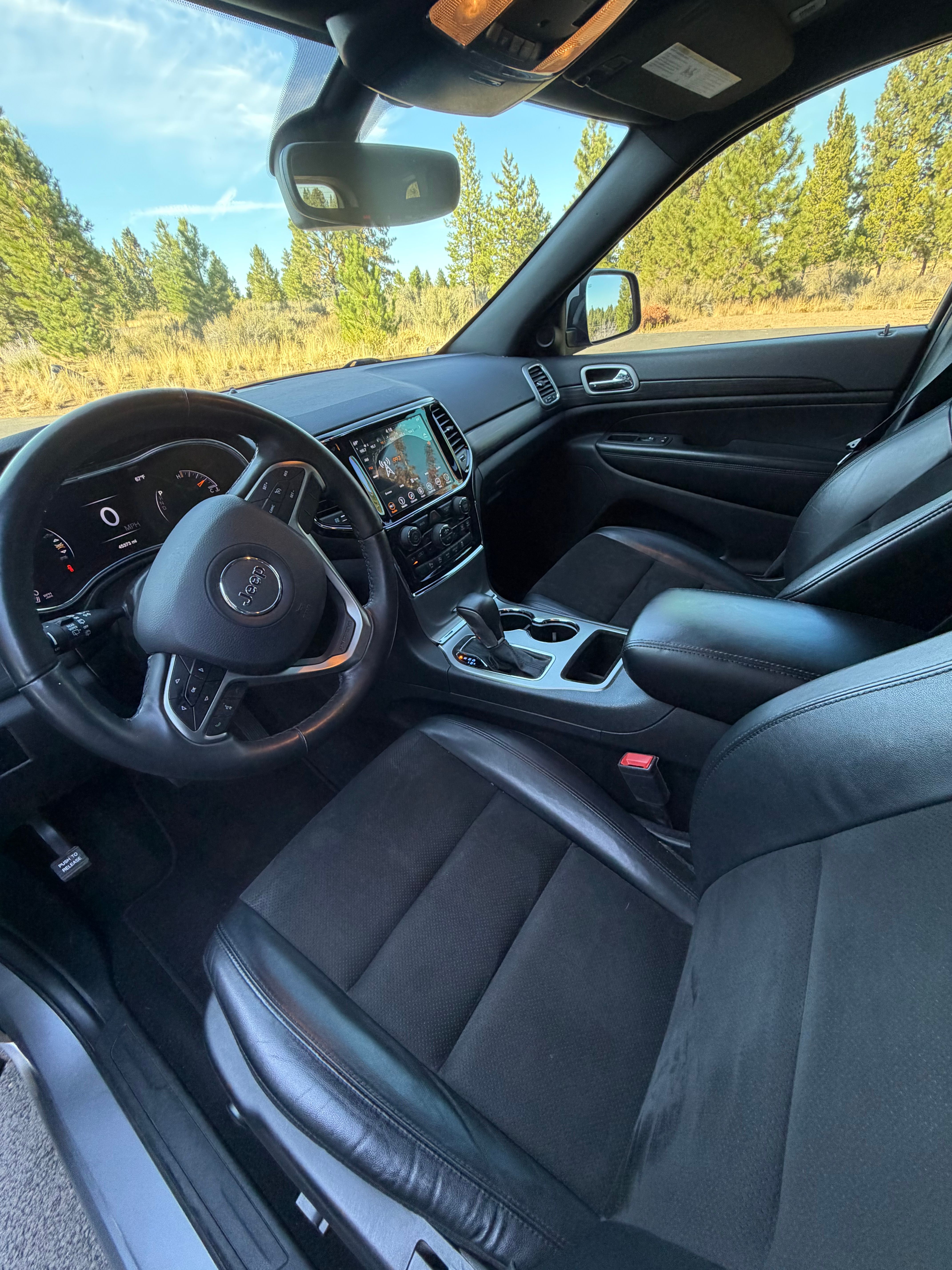 Used 2019 Jeep Grand Cherokee Altitude AWD/4WD image 10