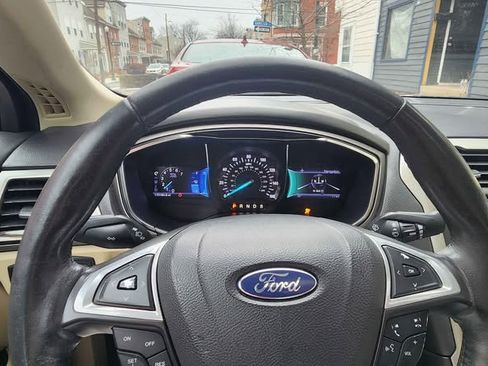 Used 2013 Ford Fusion SE image 10