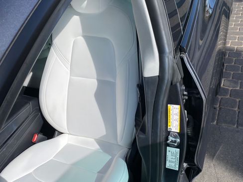 Used 2021 Tesla Model 3 Standard Range Plus image 5