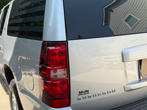 Used 2014 Chevrolet Suburban LT w/ Luxury Package AWD/4WD image 26