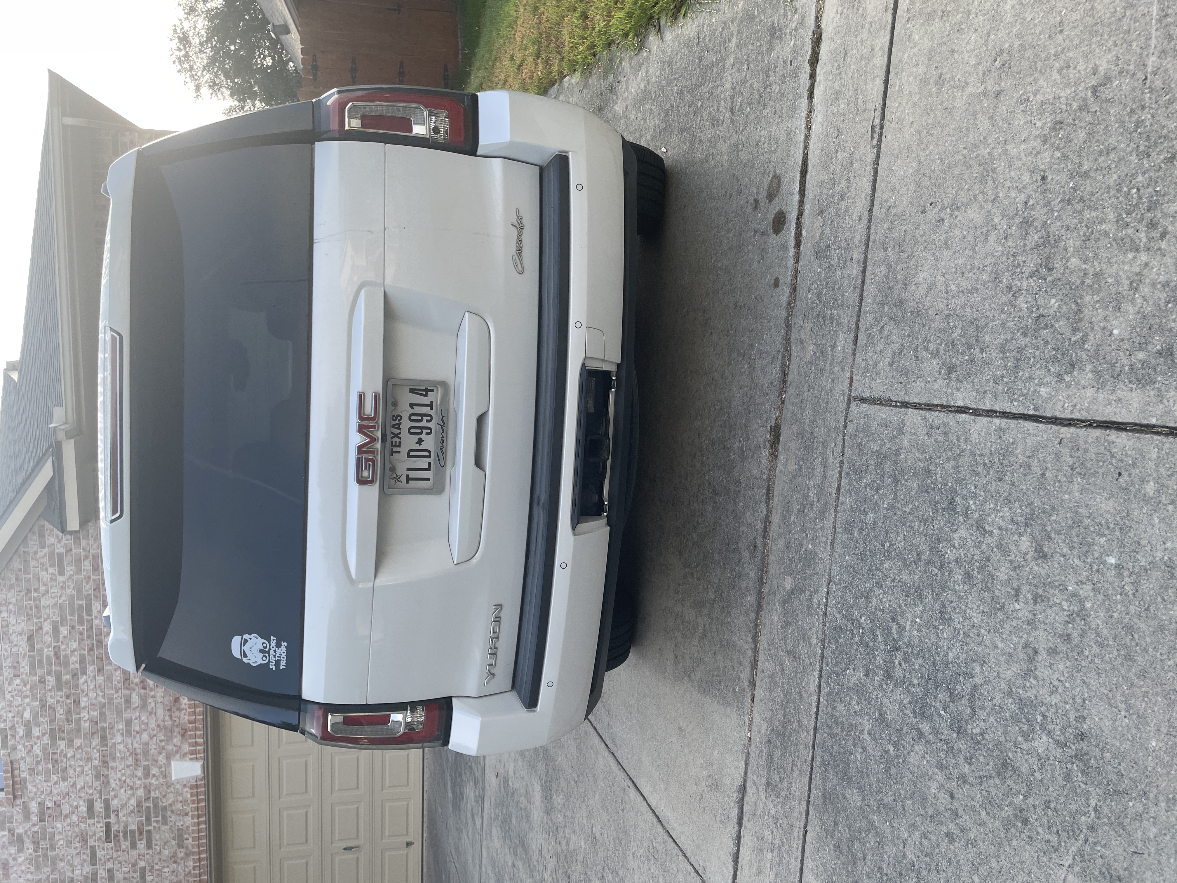 Used 2018 GMC Yukon SLT w/ Open Road Package RWD image 4