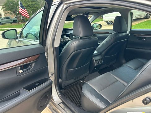 Used 2018 Lexus ES 350 w/ Navigation System Package FWD image 11