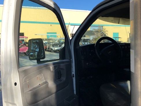 Used 2009 Chevrolet Express 3500 image 16