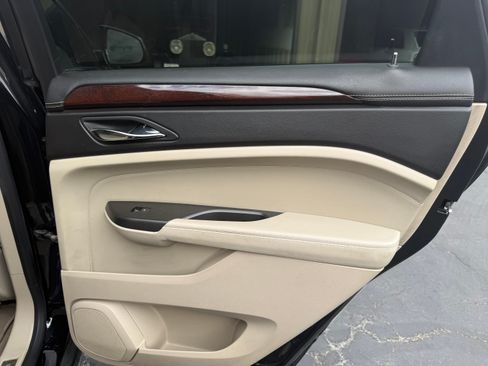 Used 2012 Cadillac SRX Luxury image 8