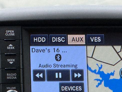Used 2011 Chrysler Town & Country Touring-L w/ Entertainment Group #2 FWD image 30